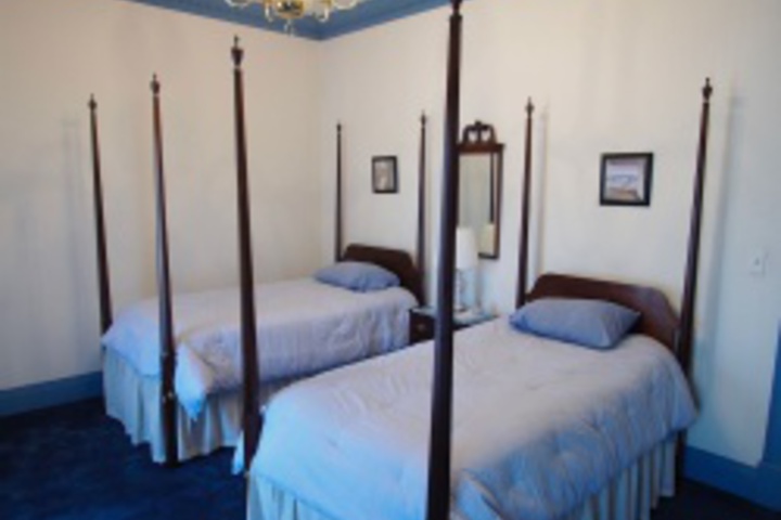 Room 186 of 240