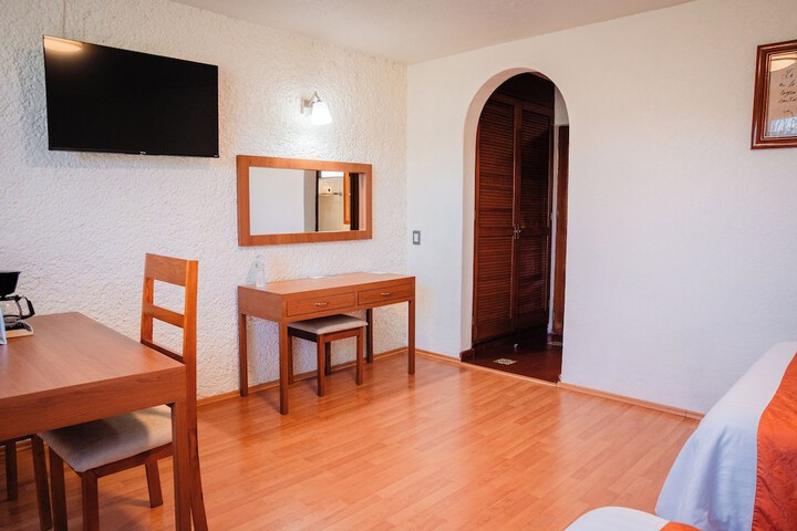 Room 12 of 85