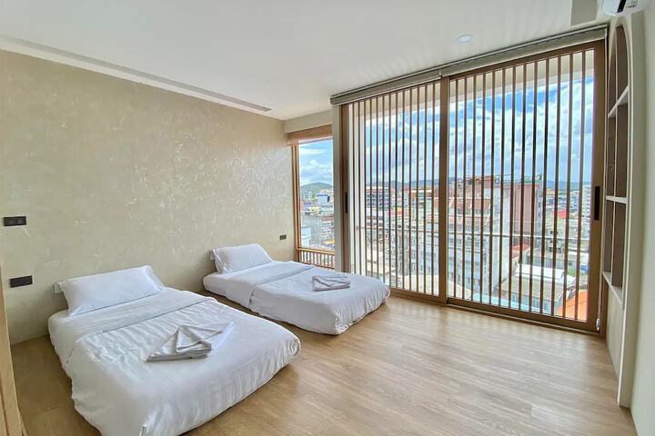 Room 19 of 64