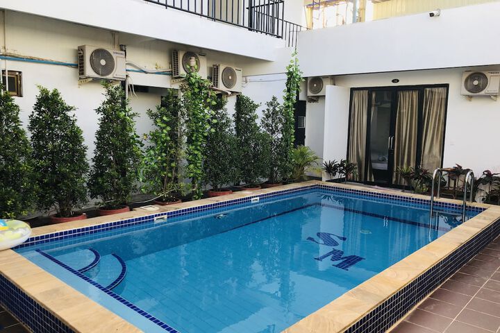 Pool 28 of 36