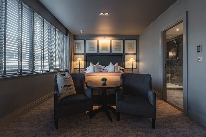 Room 48 of 132