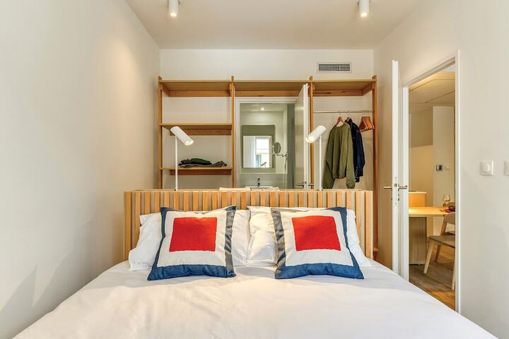 Room 28 of 105