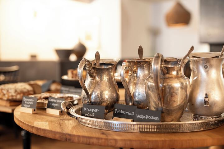 Breakfast/Coffee Service 126 of 142