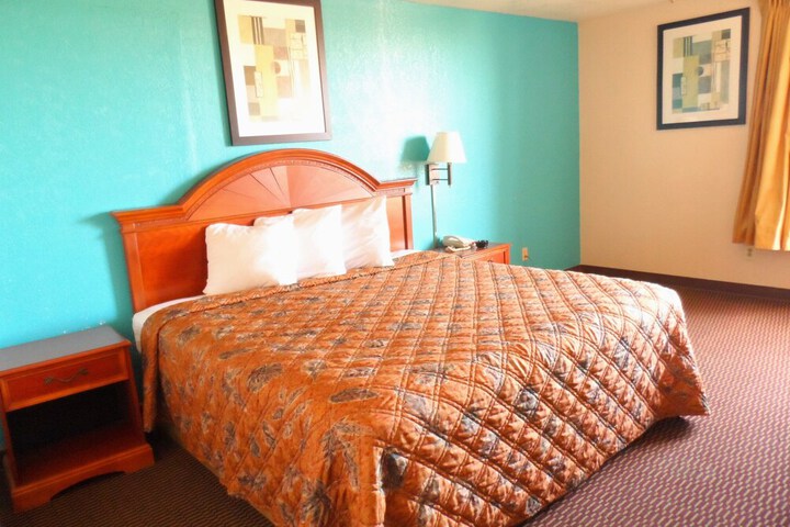 Room 4 of 19
