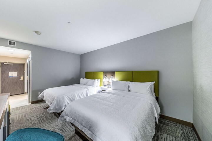2 Queen Beds (4 of 5)