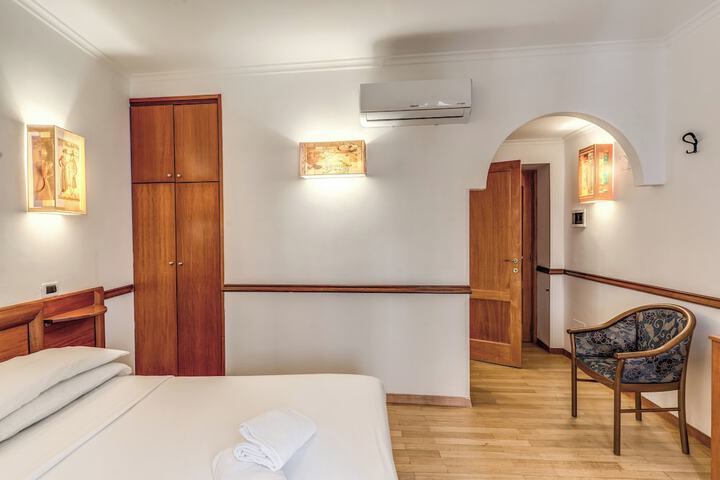 Room 47 of 121