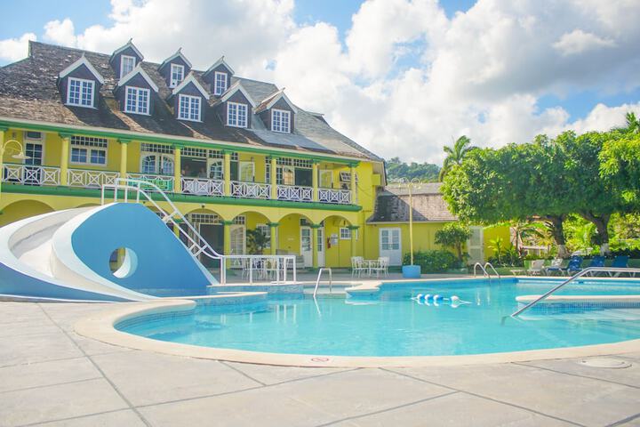 Pool 10 of 12