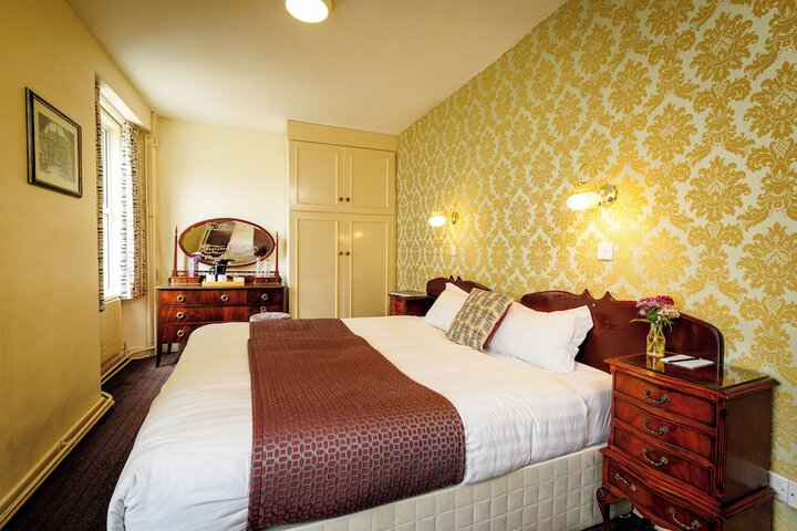 Room 33 of 63