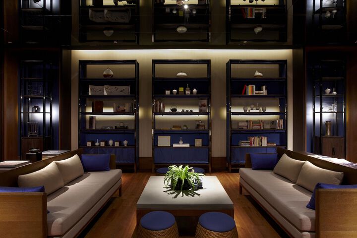 Hotel Lobby