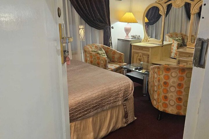 Room 46 of 158