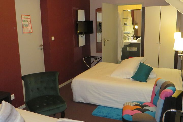 Room 15 of 53