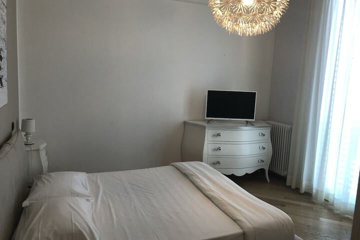 Room 21 of 248
