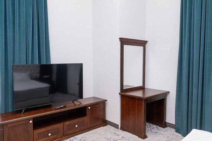 Room 27 of 45