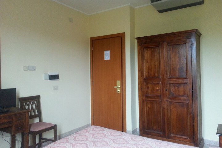 Room 27 of 72