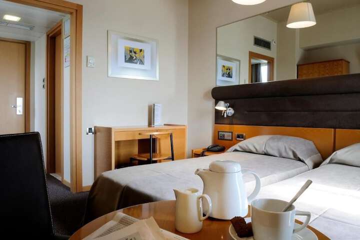 Room 9 of 21