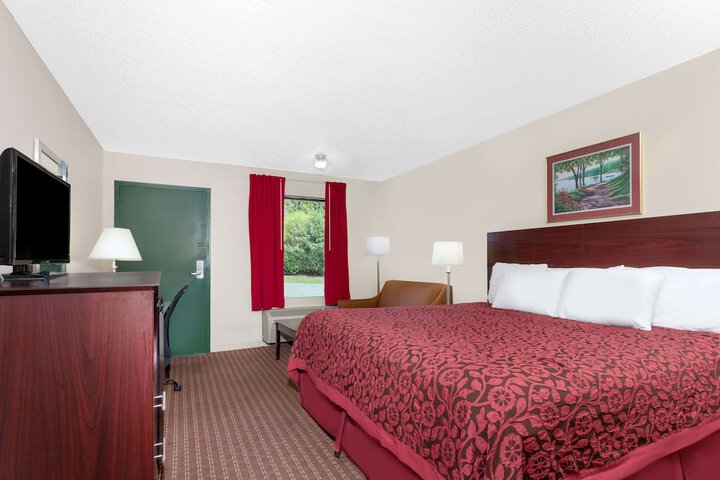 1 King Bed (1 of 12)