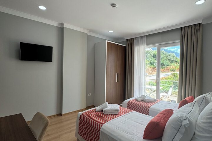 Room 42 of 191