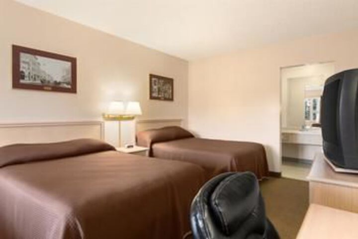 Room 10 of 24