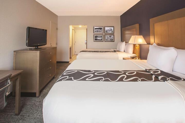 Queen Bed Accessible (3 of 9)