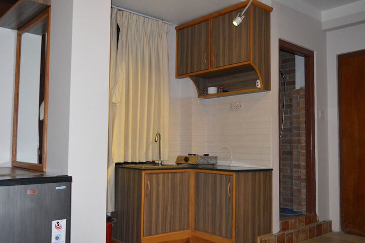 Room 8 of 90
