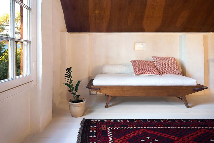 Room 10 of 26