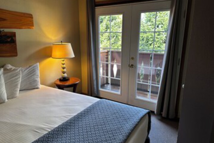 Room 115 of 390