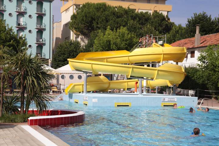Pool Hotel