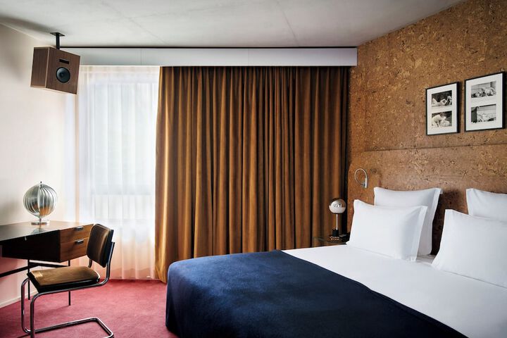 Room 8 of 46
