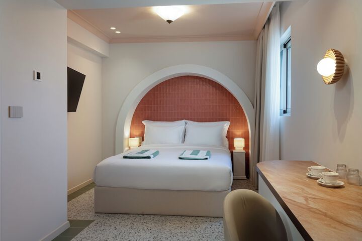 Room 3 of 41