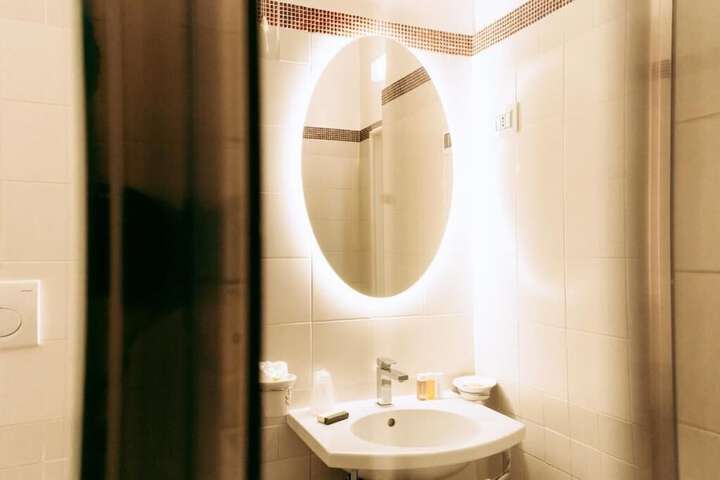 Room 48 of 119