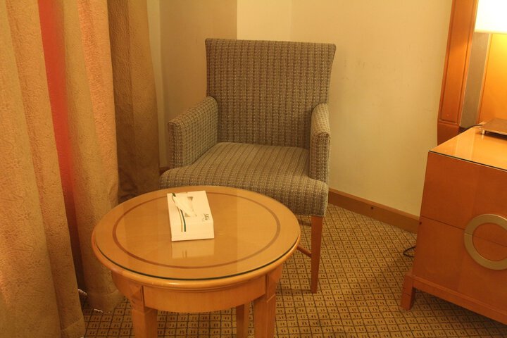 Room 17 of 77