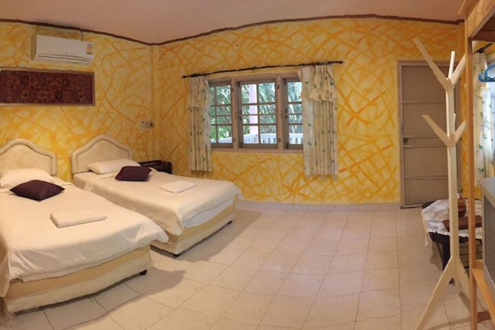 Room 12 of 37