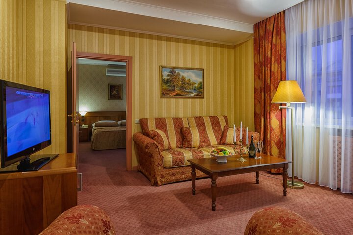 Room 6 of 61