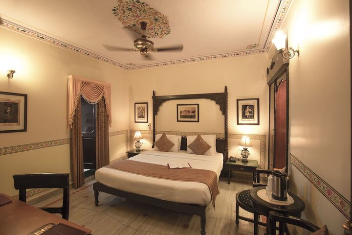 Room 28 of 129