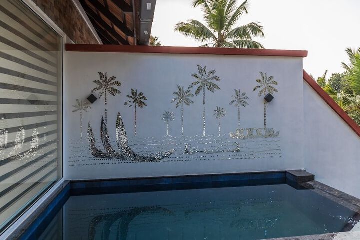 Hotel with Pool