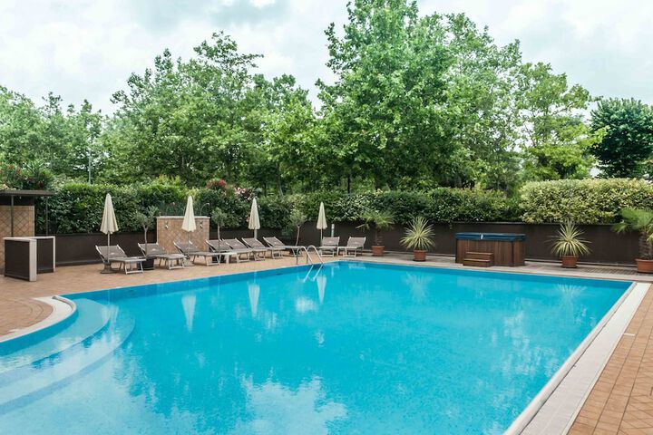 Pool 27 of 65