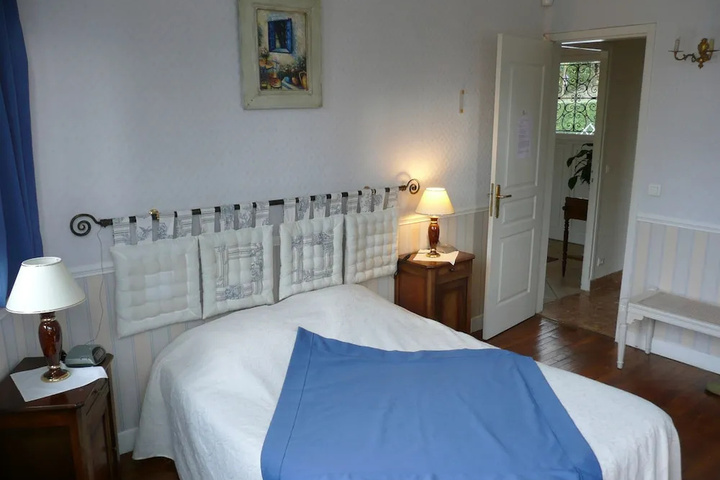 Room 3 of 10