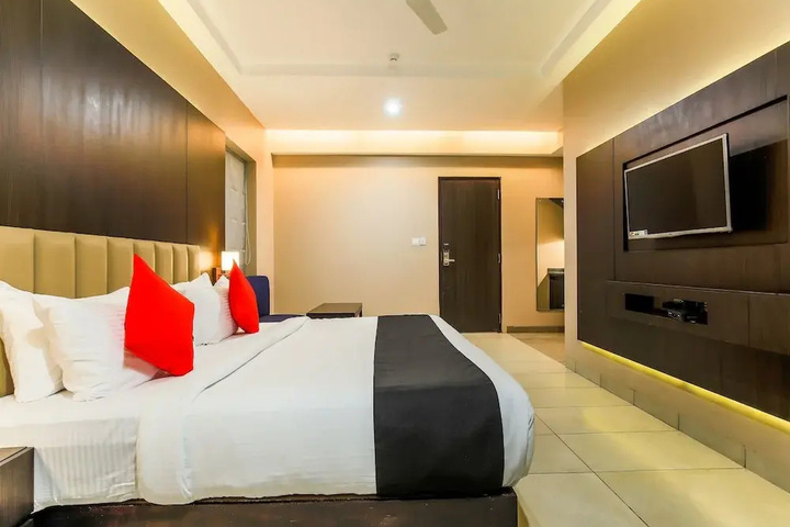 Room 4 of 14