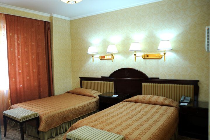 Room 3 of 87