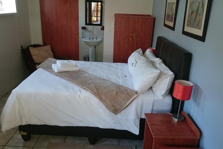 Room 6 of 49