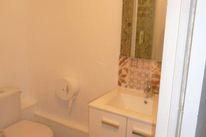 Room 27 of 52