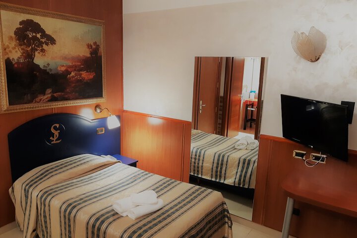 Room 7 of 82