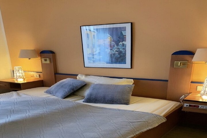 Room 7 of 53