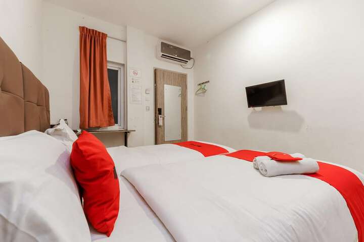 Room 16 of 45