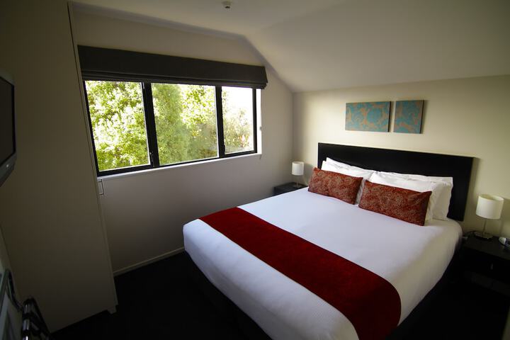 Room 12 of 34