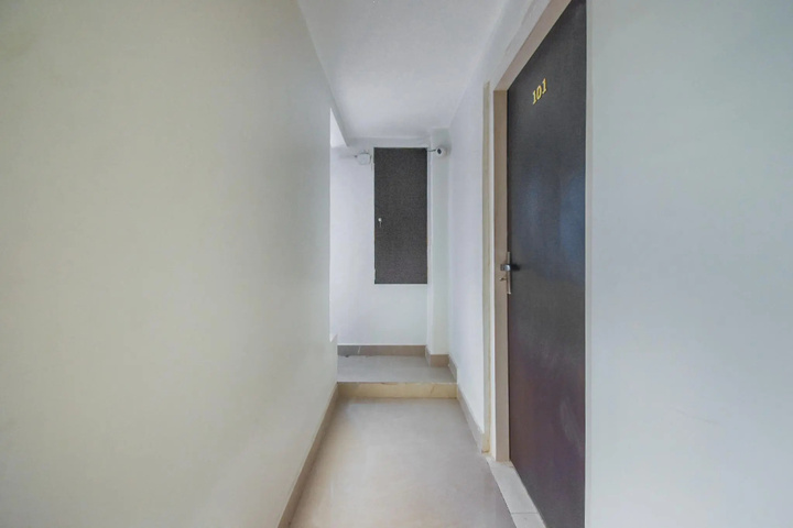 Room 2 of 5