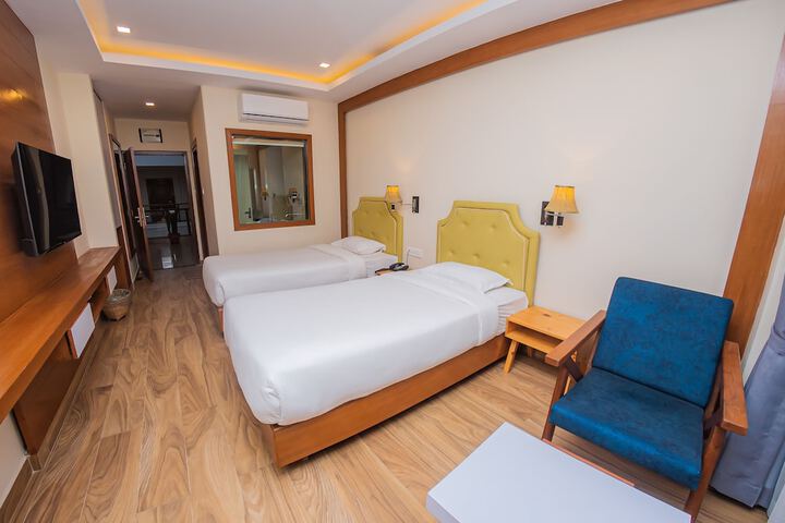 Room 27 of 100