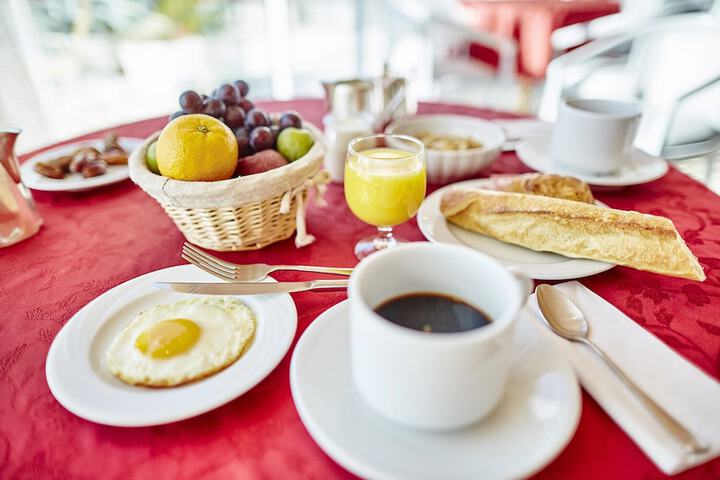 Breakfast/Coffee Service 17 of 19