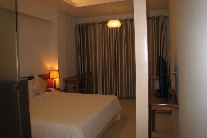 Room 12 of 53