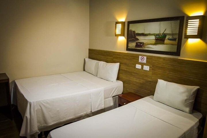 Room 3 of 32